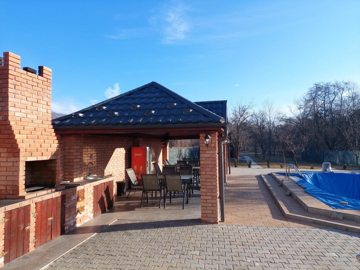 Pensiunea Happy Day Horezu Exterior photo